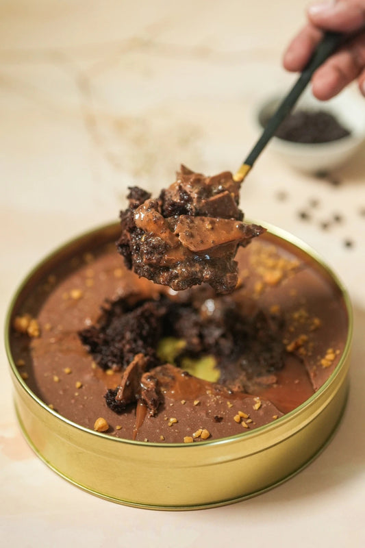 Milk chocolate Caramel dream cake tin