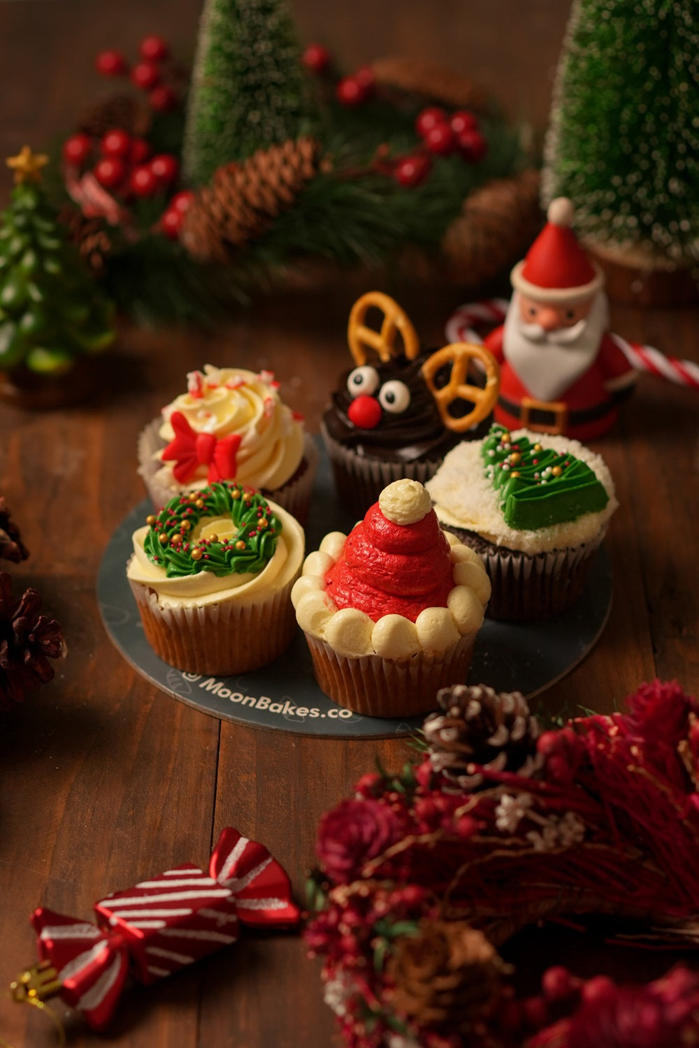 Jolly Christmas Cupcake | Christmas Themed Cupcakes