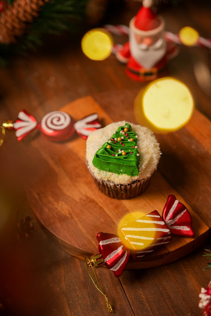 Jolly Christmas Cupcake | Christmas Themed Cupcakes