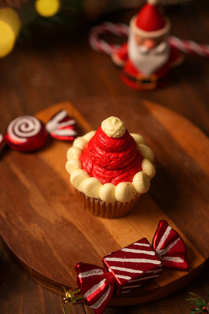 Jolly Christmas Cupcake | Christmas Themed Cupcakes
