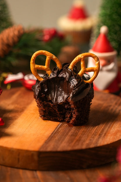 Jolly Christmas Cupcake | Christmas Themed Cupcakes